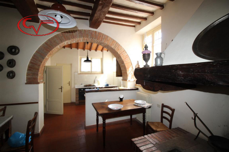 Immagine 26 di Villa in vendita  in via xxv aprile a Bucine