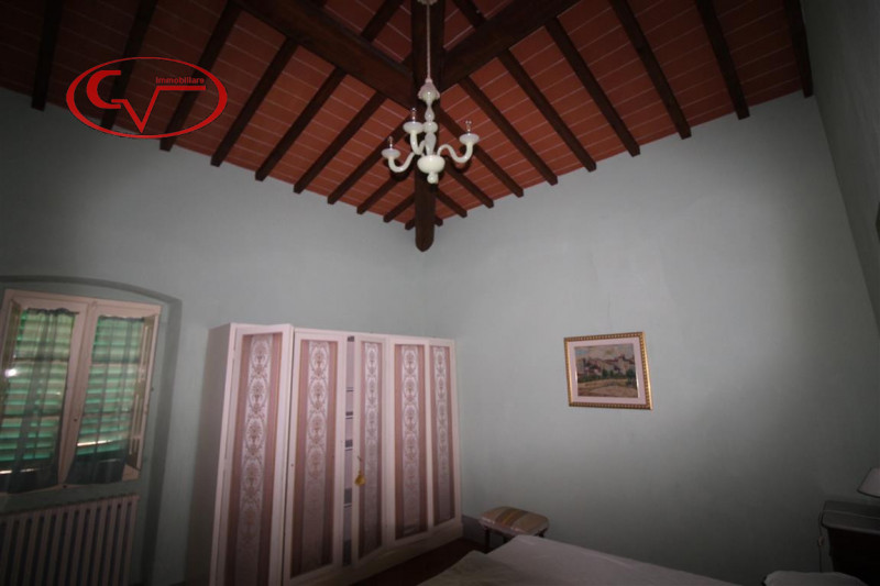 Immagine 29 di Villa in vendita  in via xxv aprile a Bucine