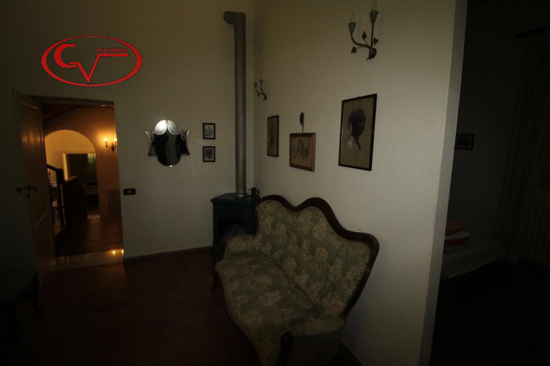 Immagine 36 di Villa in vendita  in via xxv aprile a Bucine