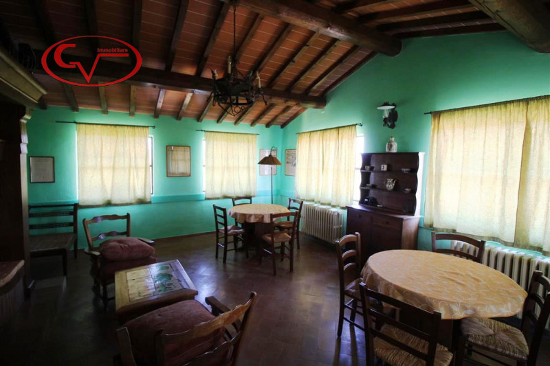 Immagine 47 di Villa in vendita  in via xxv aprile a Bucine