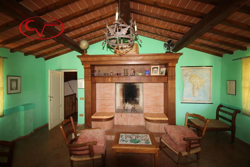 Immagine 48 di Villa in vendita  in via xxv aprile a Bucine