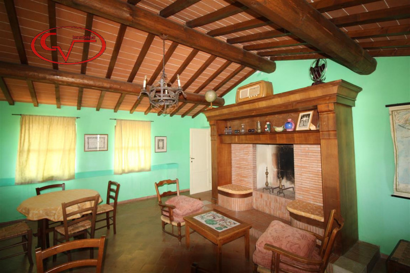 Immagine 49 di Villa in vendita  in via xxv aprile a Bucine