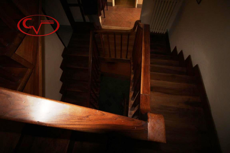 Immagine 50 di Villa in vendita  in via xxv aprile a Bucine