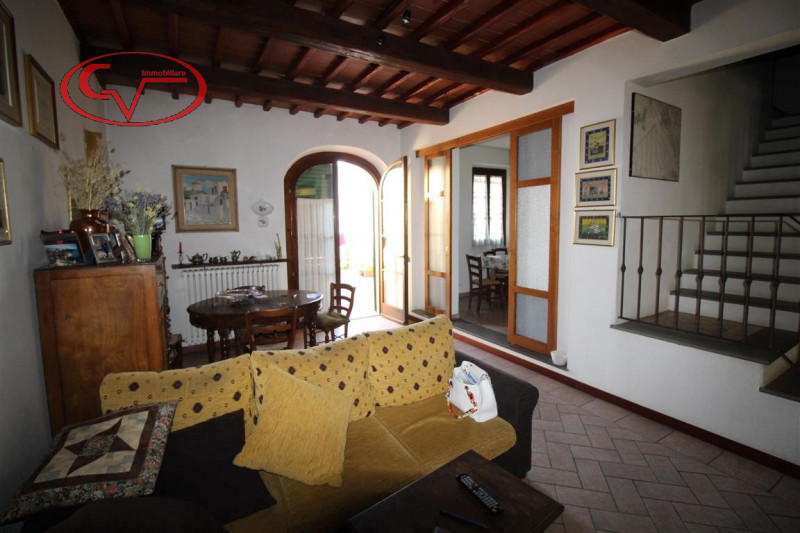Immagine 55 di Villa in vendita  in via xxv aprile a Bucine