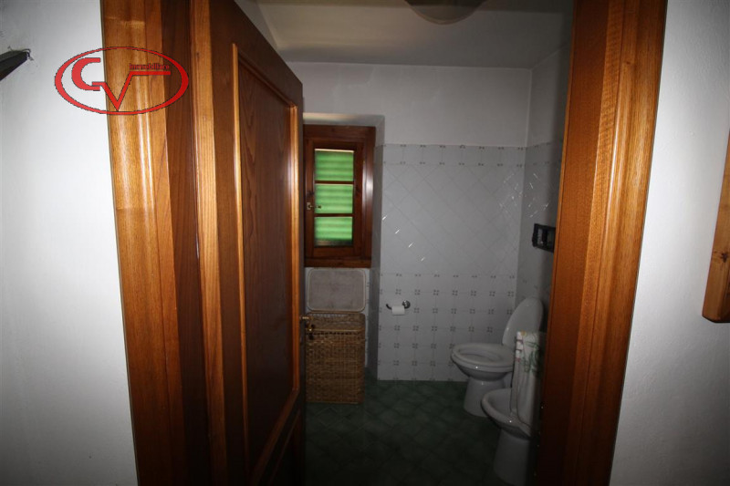 Immagine 56 di Villa in vendita  in via xxv aprile a Bucine