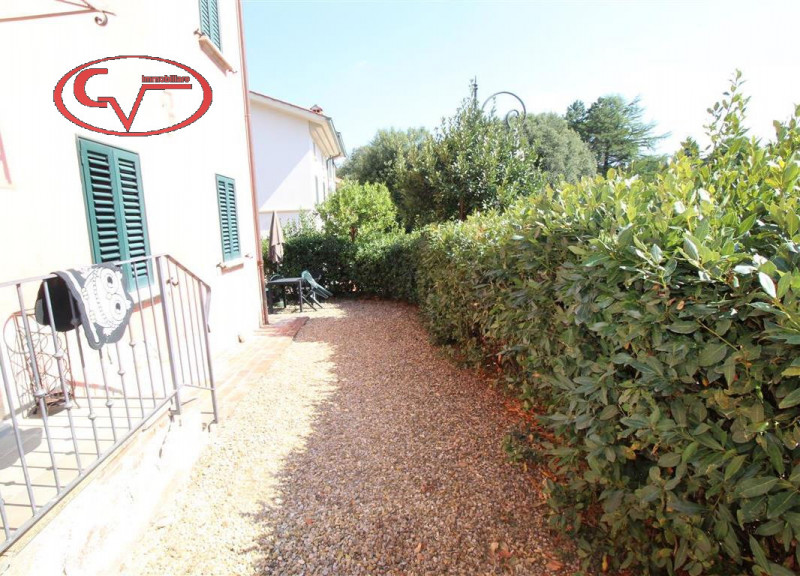 Immagine 62 di Villa in vendita  in via xxv aprile a Bucine