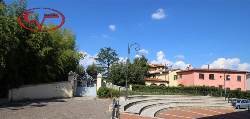 Immagine 63 di Villa in vendita  in via xxv aprile a Bucine