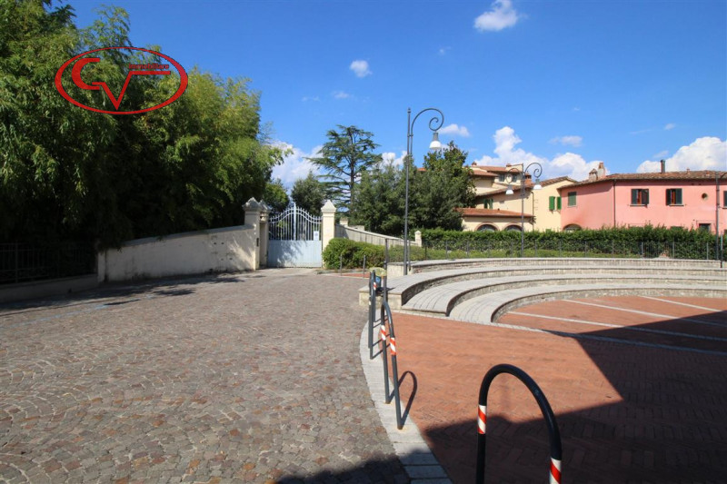 Immagine 64 di Villa in vendita  in via xxv aprile a Bucine