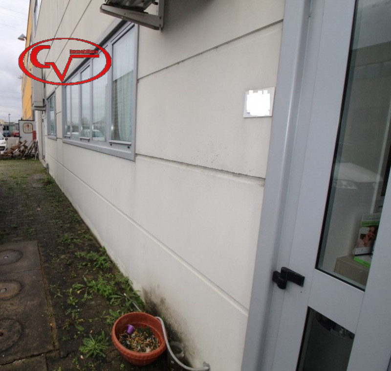 Immagine 2 di Capannone industriale in vendita  in via giacomo leopardi a Montevarchi