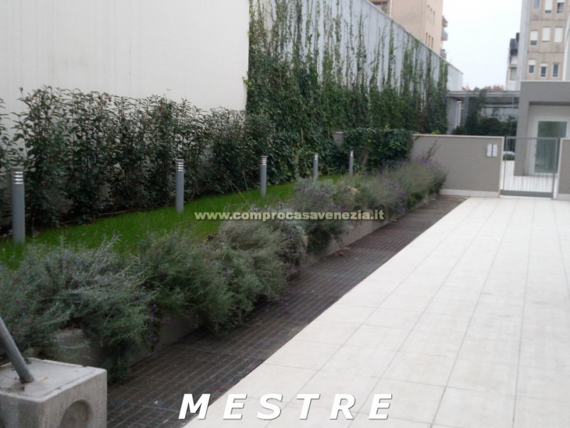 Immagine 5 di Appartamento in vendita  in QUERINI a Venezia