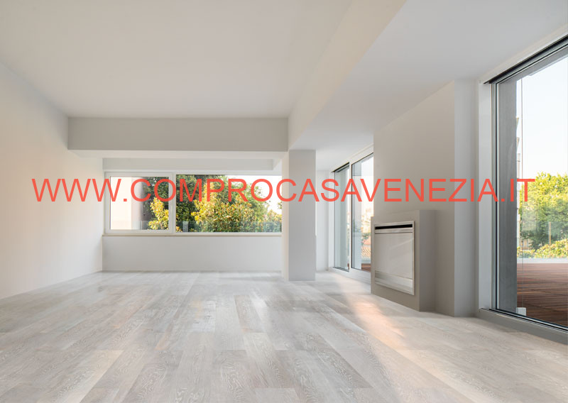 Immagine 7 di Appartamento in vendita  in QUERINI a Venezia