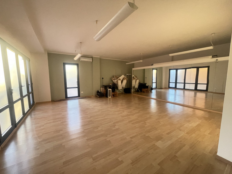 Immagine 1 di Negozio in affitto  a Suzzara