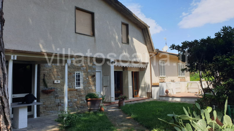 Immagine 3 di Casa trifamiliare in vendita  in Strada delle Rocchette a Castiglione Della Pescaia