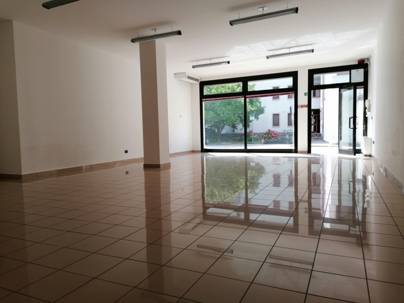 Immagine 8 di Negozio in affitto  in Via Gramsci a Cadoneghe