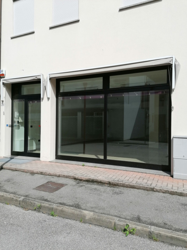 Immagine 9 di Negozio in affitto  in Via Gramsci a Cadoneghe