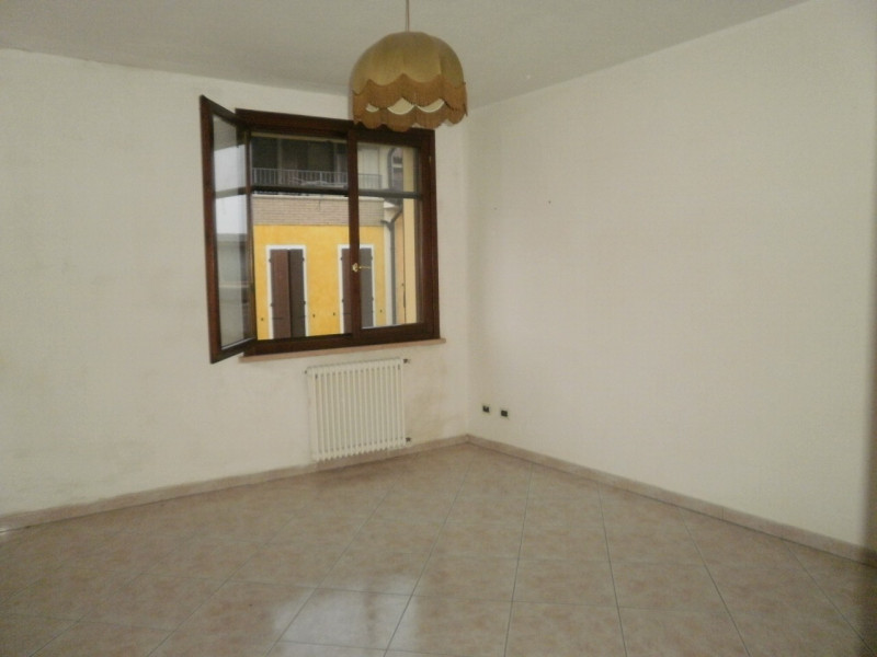 Immagine 5 di Appartamento in affitto  a Gonzaga