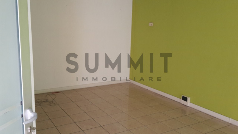 Immagine 4 di Ufficio in affitto  in Schio a Schio