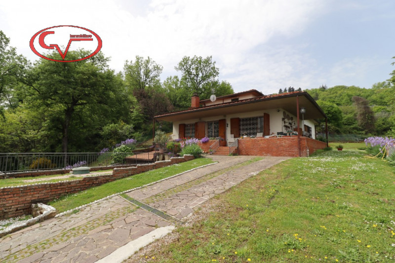 Immagine 2 di Villa in vendita  in chiantigiana a Cavriglia