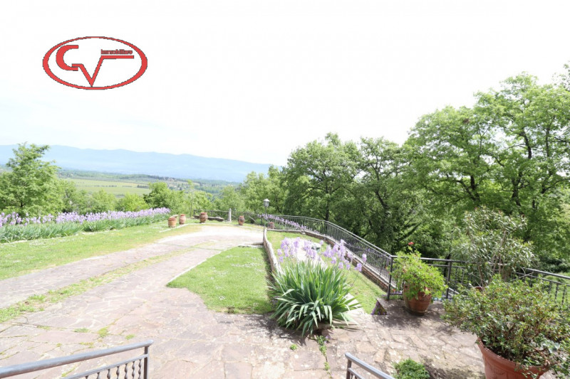 Immagine 8 di Villa in vendita  in chiantigiana a Cavriglia