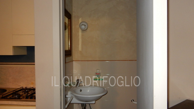 Immagine 15 di Ufficio in vendita  a Cesena