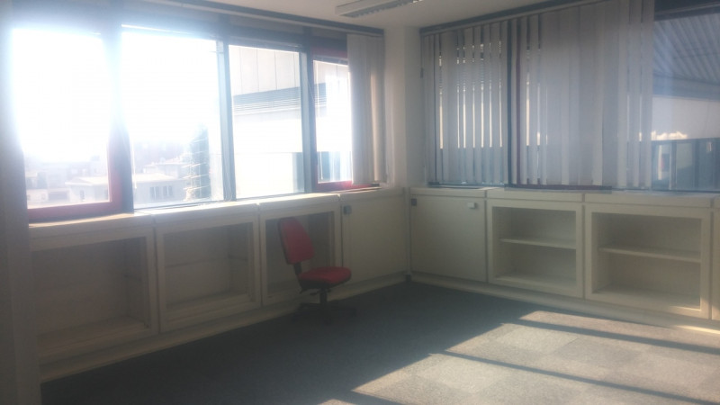 Immagine 10 di Ufficio in affitto  in PIAZZALE CORVETTO LUIGI EMANUELE a Milano