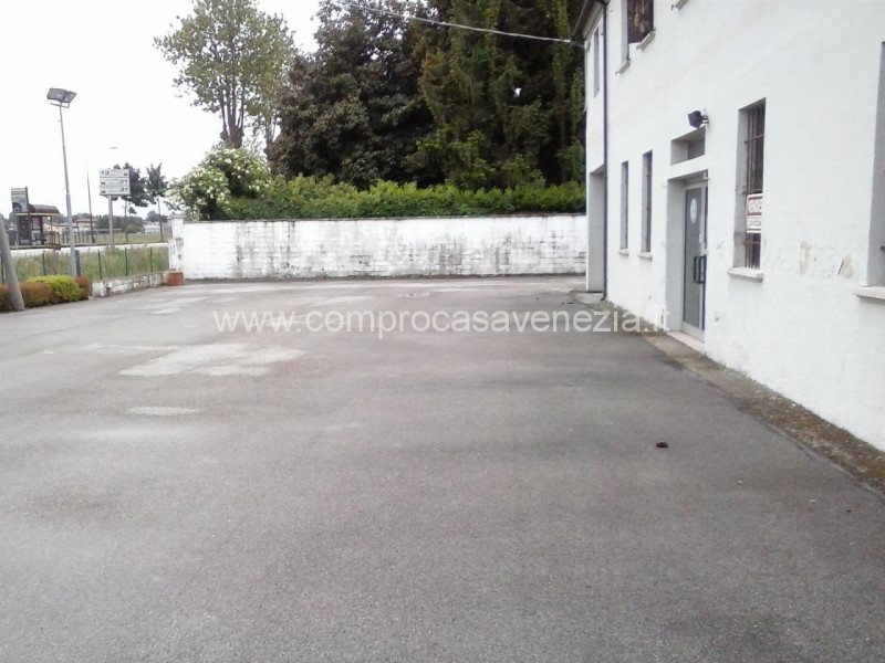 Immagine 2 di Negozio in vendita  in terraglio a Venezia