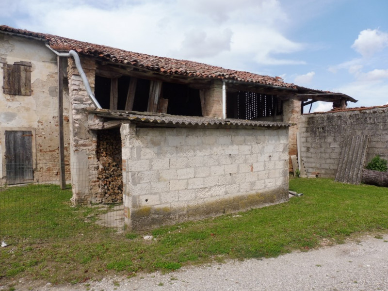 Immagine 2 di Rustico / casale in vendita  a Cervarese Santa Croce