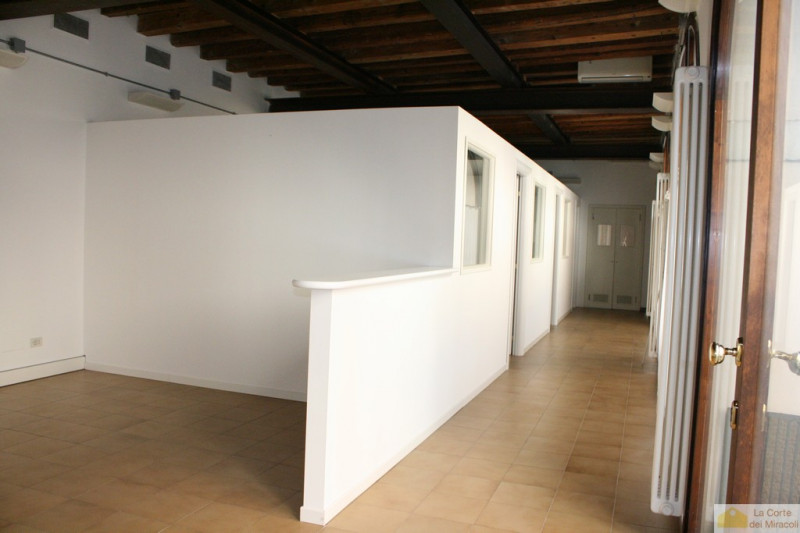 Immagine 2 di Ufficio in affitto  in Piazza del Castello 30 a Vicenza