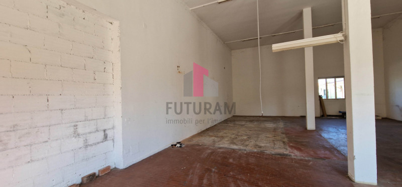 Immagine 4 di Negozio in affitto  a Torri Di Quartesolo