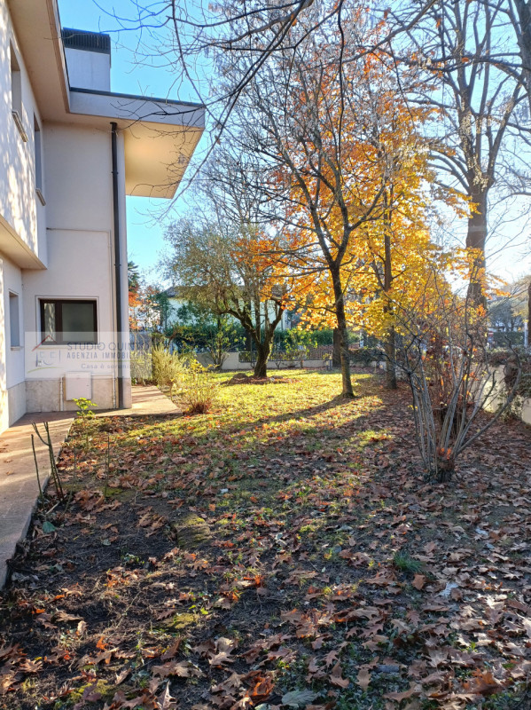 Immagine 5 di Villa in vendita  a Quinto Di Treviso