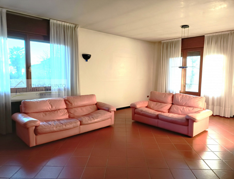 Immagine 11 di Villa in vendita  a Quinto Di Treviso