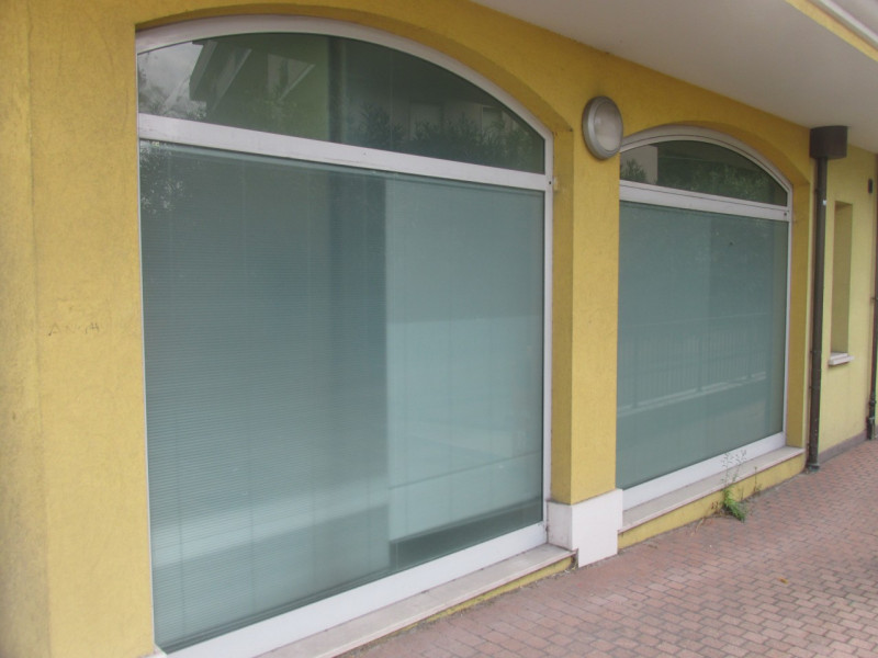 Immagine 8 di Negozio in vendita  a Savignano Sul Rubicone