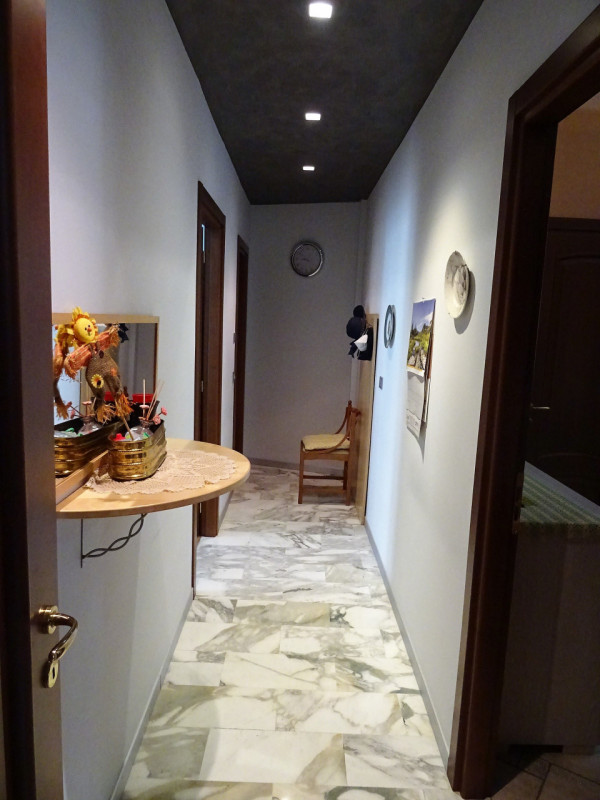 Immagine 5 di Appartamento in vendita  in via vittorio emanuele a Alba