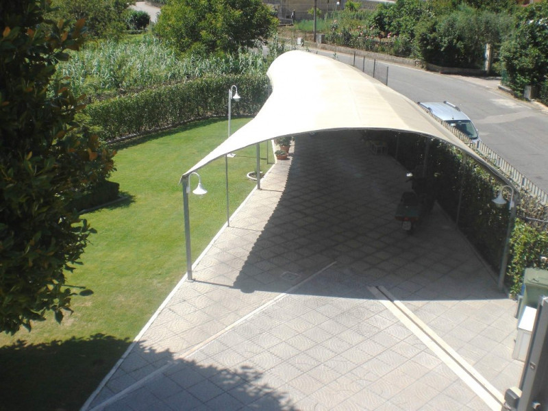 Immagine 3 di Villa in vendita  a Tivoli