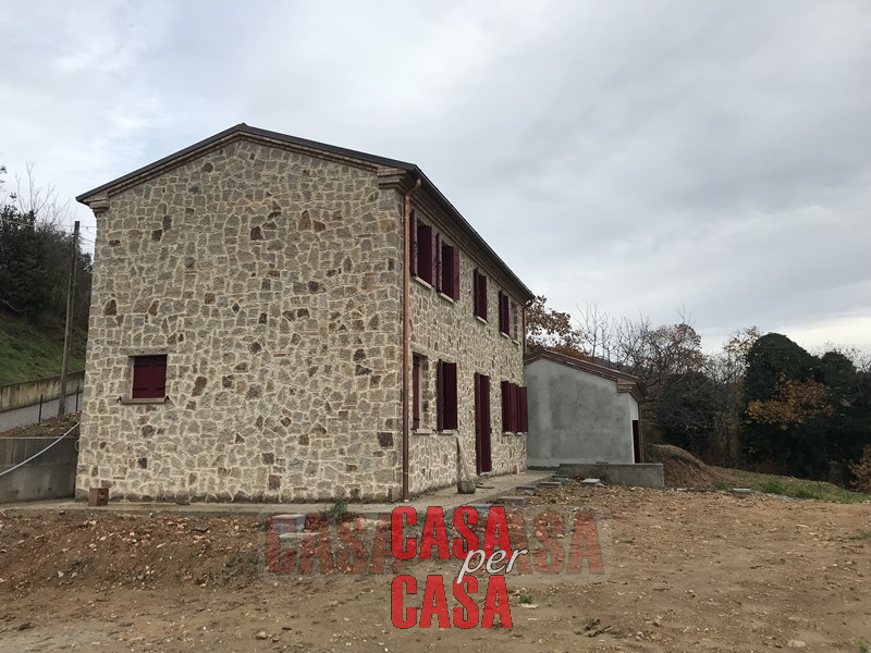 Immagine 16 di Rustico / casale in vendita  in valnogaredo a Cinto Euganeo