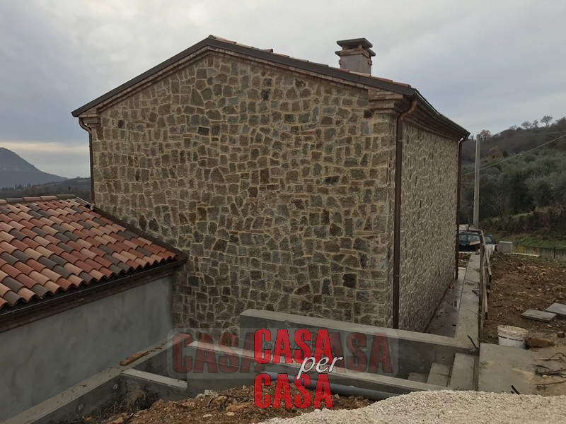 Immagine 19 di Rustico / casale in vendita  in valnogaredo a Cinto Euganeo