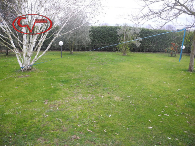 Immagine 4 di Villa in vendita  a Bucine