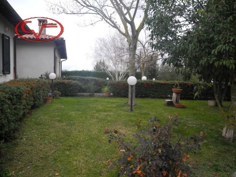 Immagine 5 di Villa in vendita  a Bucine