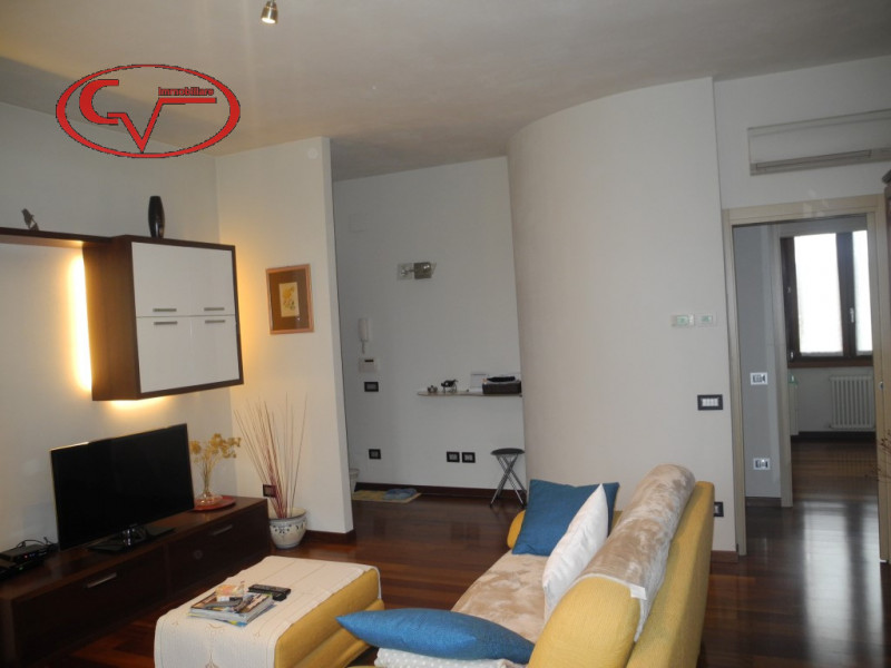 Immagine 14 di Villa in vendita  a Bucine