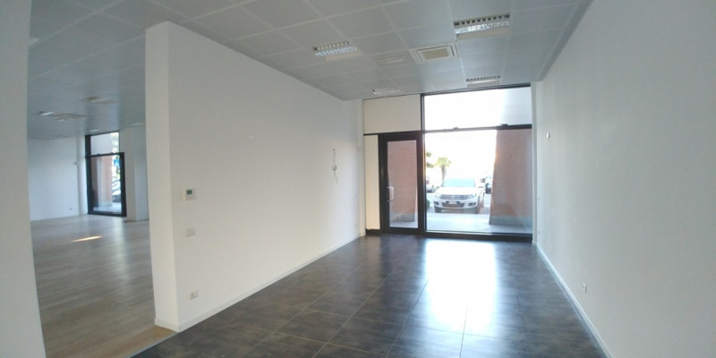 Immagine 17 di Negozio in vendita  in VIALE DELL' ARTIGIANATO a Bernareggio