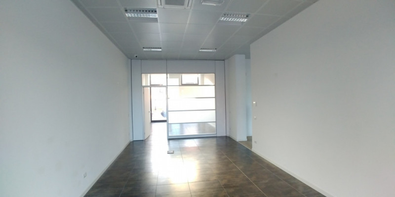 Immagine 19 di Negozio in vendita  in VIALE DELL' ARTIGIANATO a Bernareggio