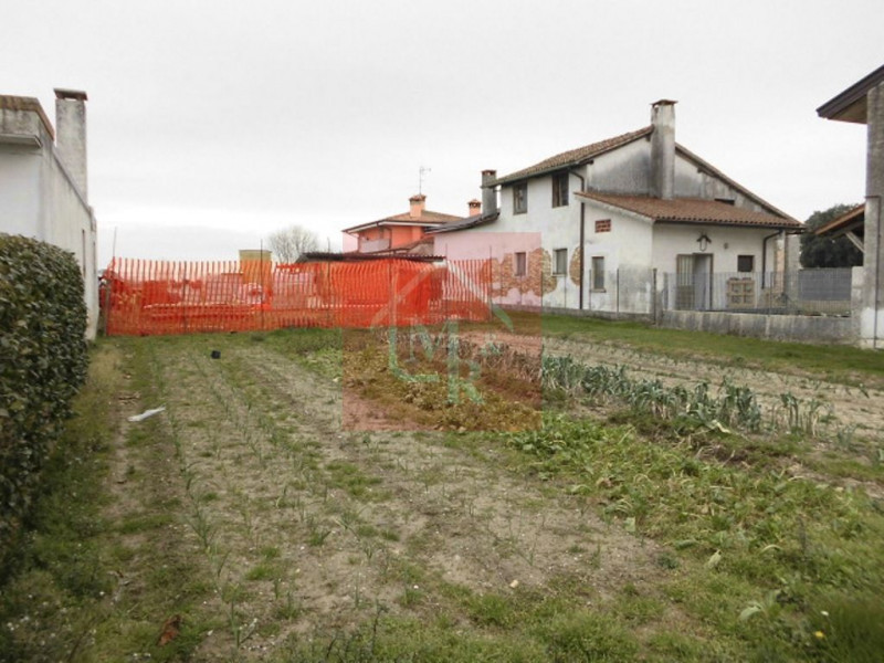 Immagine 3 di Terreno in vendita  in via Martiri della Libertà a Terzo Di Aquileia