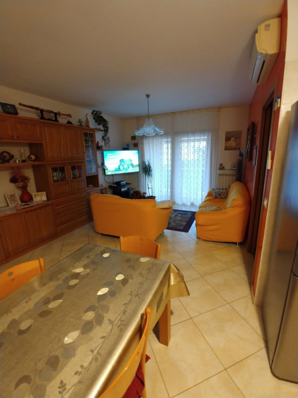 Immagine 3 di Appartamento in vendita  in Via G. Matteotti n. 20 bis - Cavarzere a Chioggia