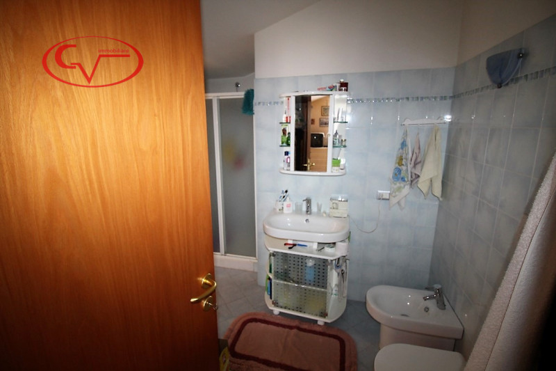 Immagine 10 di Villetta a schiera in vendita  in via giorgio la pira a Montevarchi