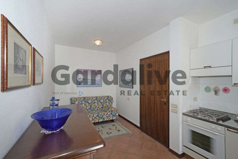 Immagine 6 di Appartamento in vendita  in Via degli Alpini a Manerba Del Garda