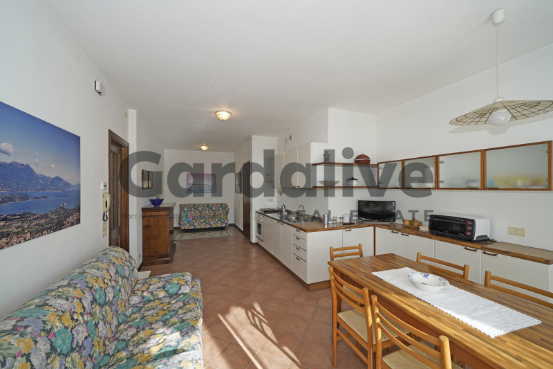 Immagine 7 di Appartamento in vendita  in Via degli Alpini a Manerba Del Garda