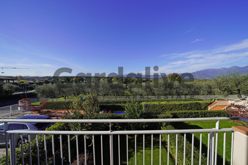 Immagine 13 di Appartamento in vendita  in Via degli Alpini a Manerba Del Garda