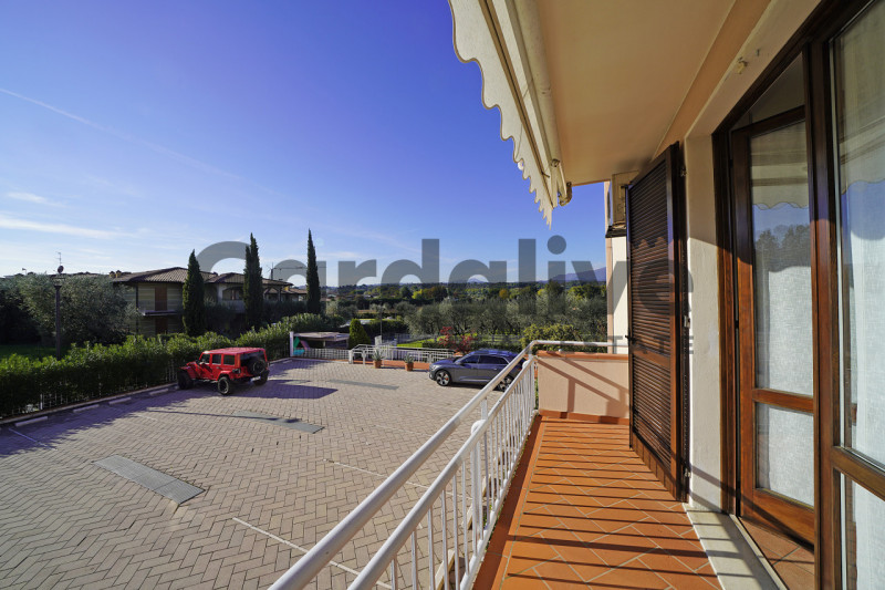 Immagine 15 di Appartamento in vendita  in Via degli Alpini a Manerba Del Garda