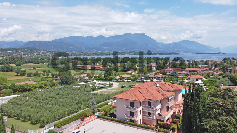 Immagine 17 di Appartamento in vendita  in Via degli Alpini a Manerba Del Garda