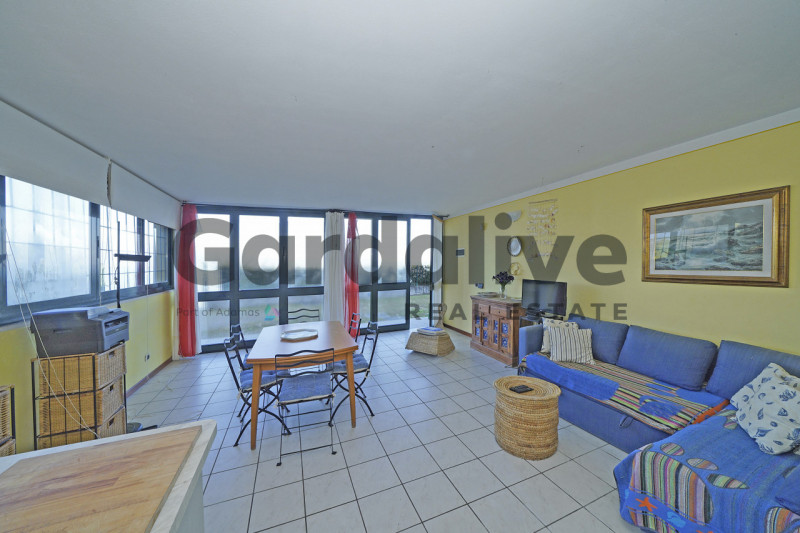 Immagine 3 di Appartamento in vendita  in Via Seselle a Manerba Del Garda